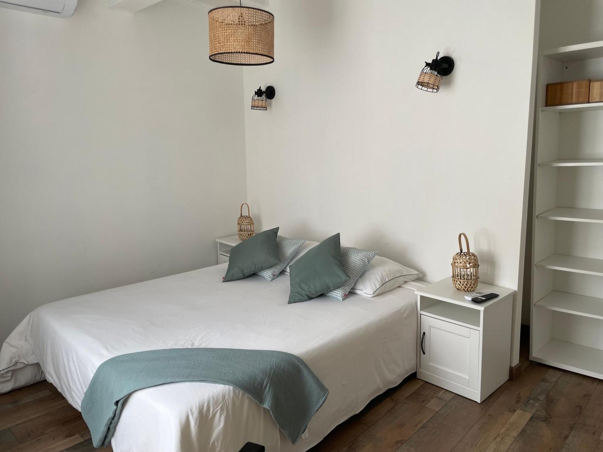 Charmante Maison De Ville Avec Cour Exterieure 阿爾勒 外观 照片