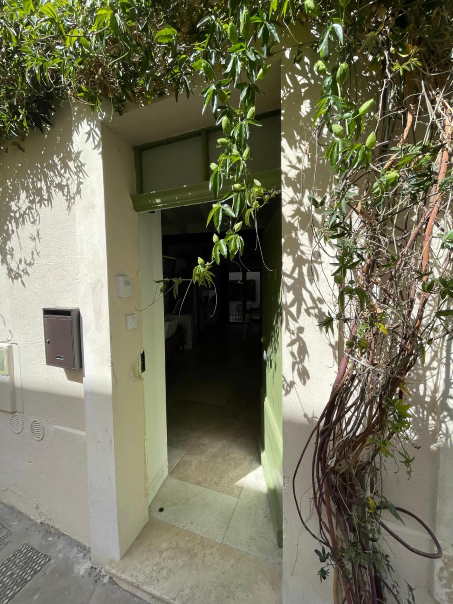 Charmante Maison De Ville Avec Cour Exterieure 阿爾勒 外观 照片